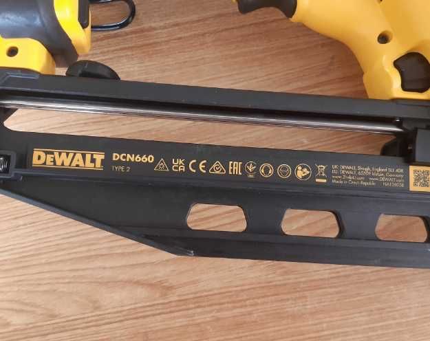Gwoździarka  DeWalt DCN660 16 Ga 18V