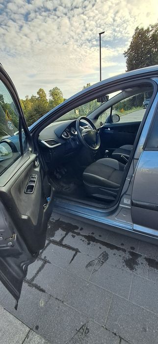 PEUGEOT  207   1.4 benzyna