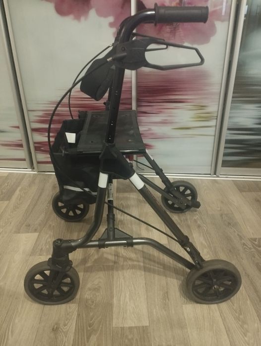 Ролатор Taima M eco складається