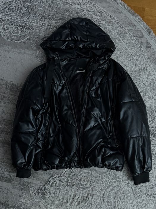 якісна чорна курточка mexx