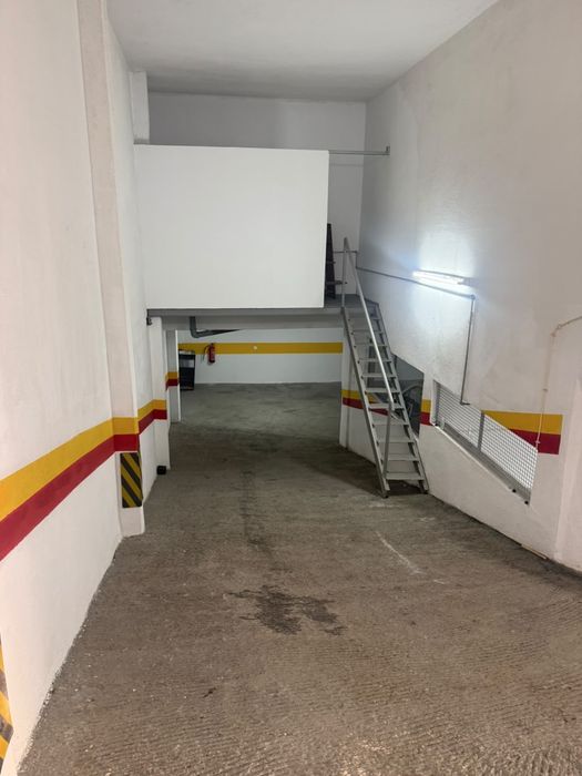 Garagem armazem em Massama Norte 260m2