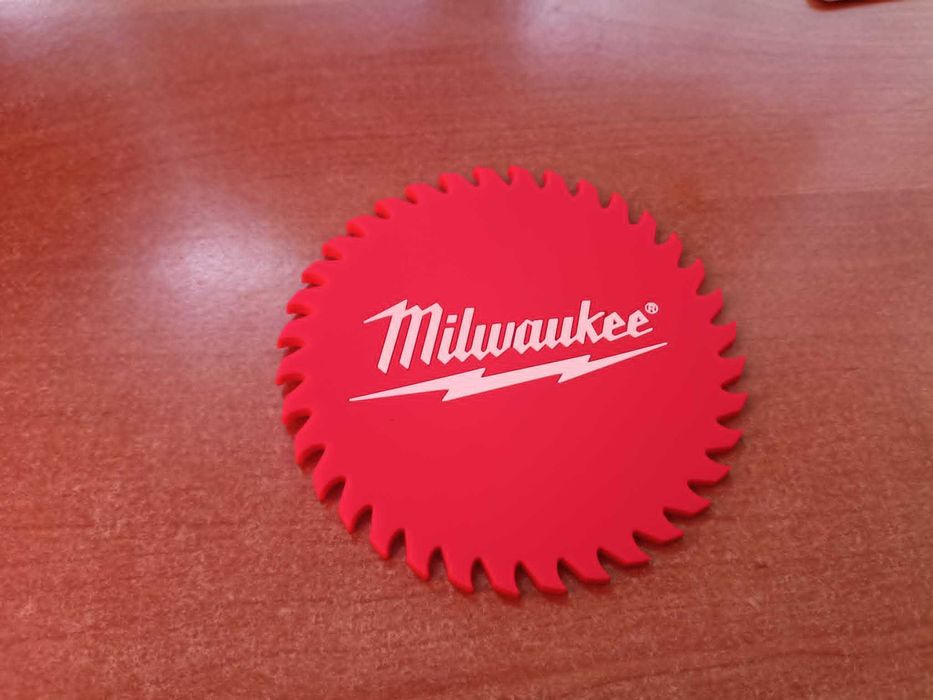 Gumowa podkładka pod kubek Milwaukee czerwona