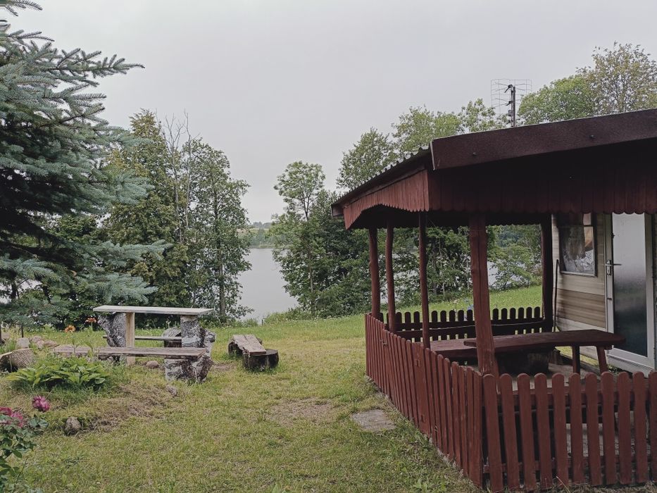 Domek holenderski nad jeziorem lub pokoje