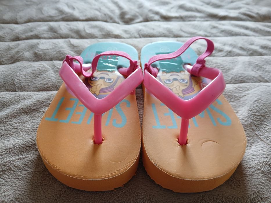 Vendo Chinelos de Praia para menina