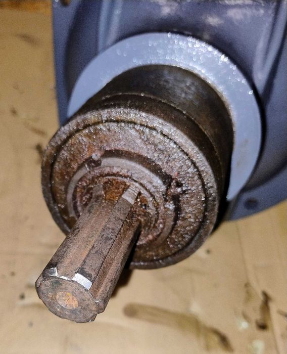 Mechanizm różnicowy, atak przedniego napędu Massey Ferguson 3050