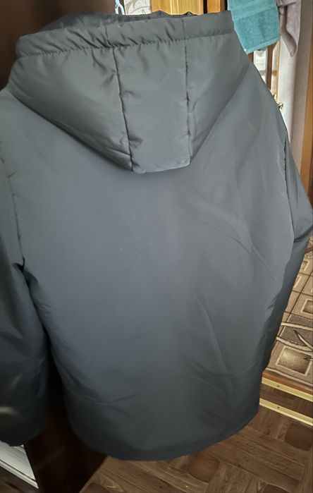 Продам  чоловічу куртку.Демісезон.Розмір 52