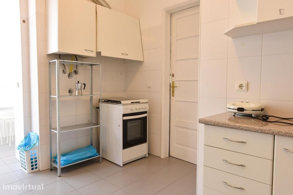 Quarto - localizado em Alameda Lisbon