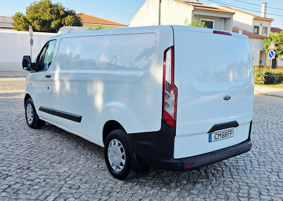 FORD TRANSIT CUSTOM 2.0 TDCi 130CV L2H1 – 2017 – 171.130 KM – IVA DEDUTÍVEL