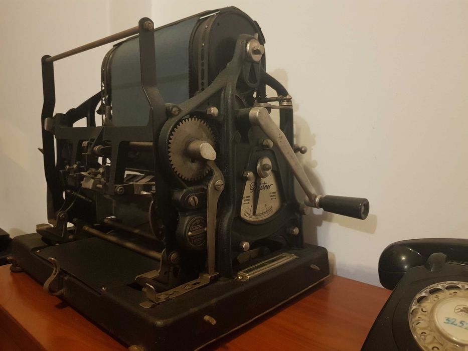 Mimeógrafo antigo