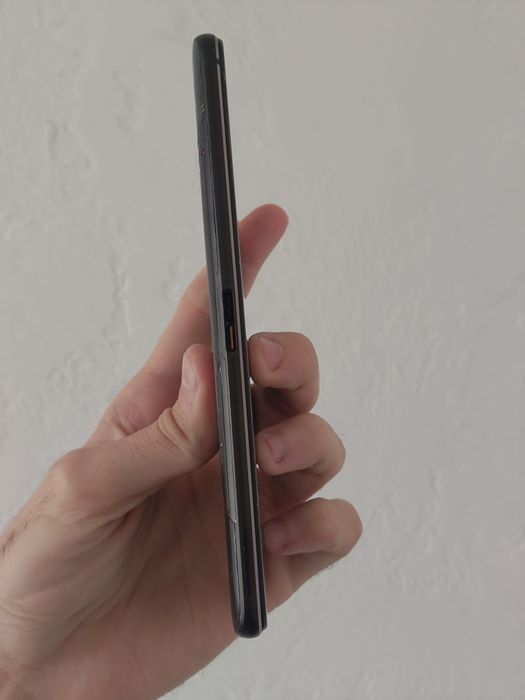 Предзамовлення Ігровий смартфон ASUS ROG Phone 2 8 128
