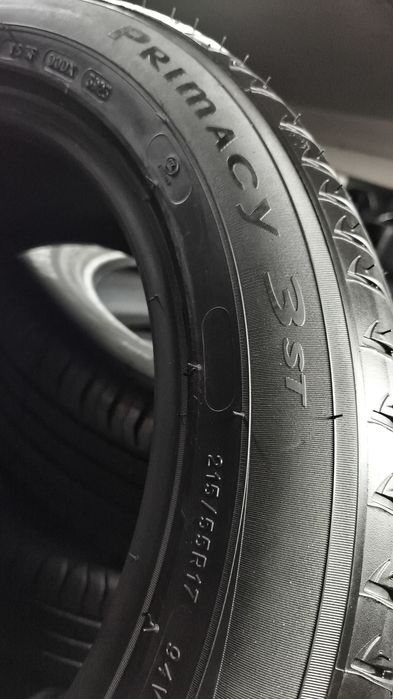 Pneus  215/55/17