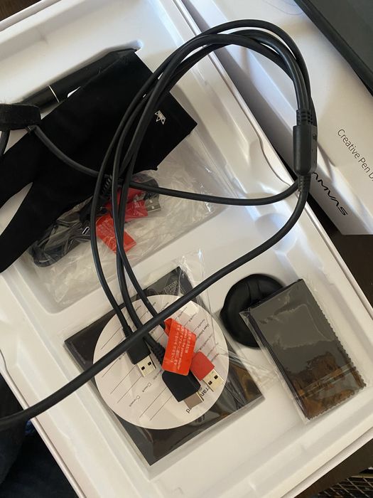 Tablet graficzny profesjonalny Huion Kamvas 13