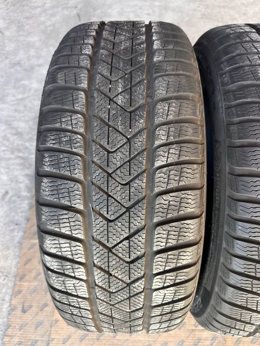 Резина зимная.    Pirelli.    225.50.17.    Romania
