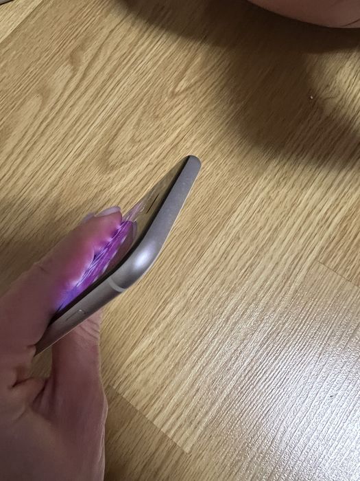 Продам iPhone Apple SE 64 ГБ