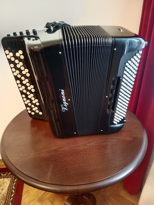 Akordeon guzikowy kanałowy  Vignioni( jak Pigini, Bugari, Scandalli)