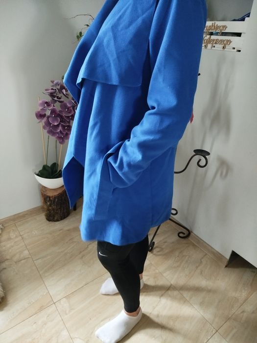 Flauszowy płaszcz z paskiem s m l