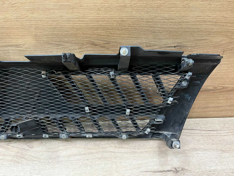 Grill atrapa zderzaka Mitsubishi Pajero