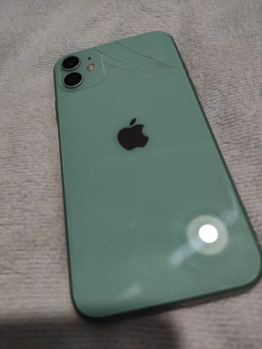 Продам iPhone 11