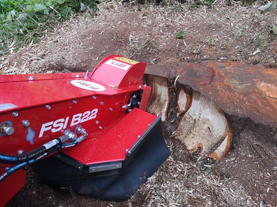 Usługa rębakiem,Frezowanie Pni,Wycinka drzew,Czyszczenienie działek