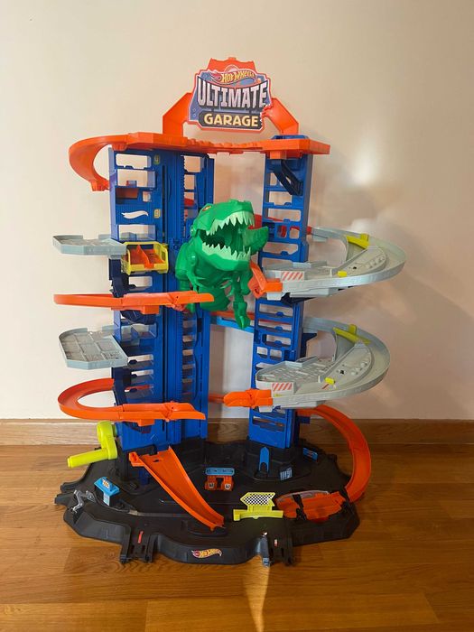 Hot Wheels Ultimate Garage – garaż z T-Rexem