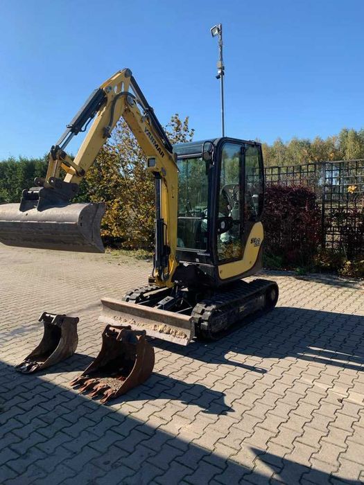 Minikoparka YANMAR SV22