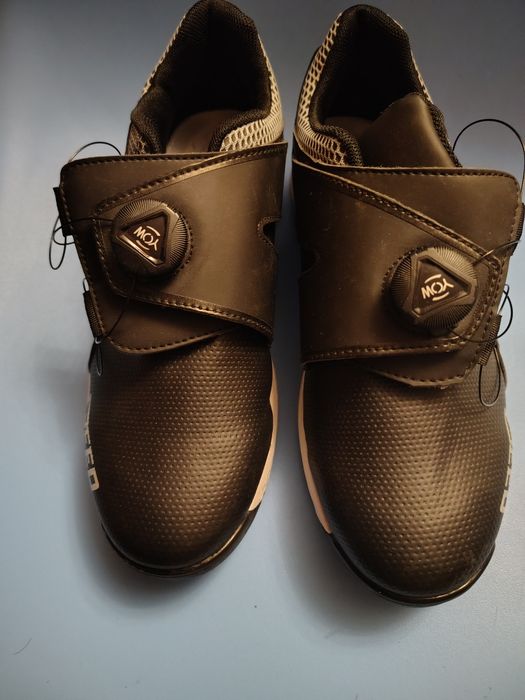 Buty do golfa 40