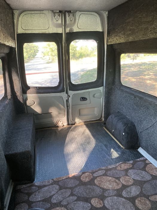 Продам Opel Vivarо в хорошем состояние на полном ходу