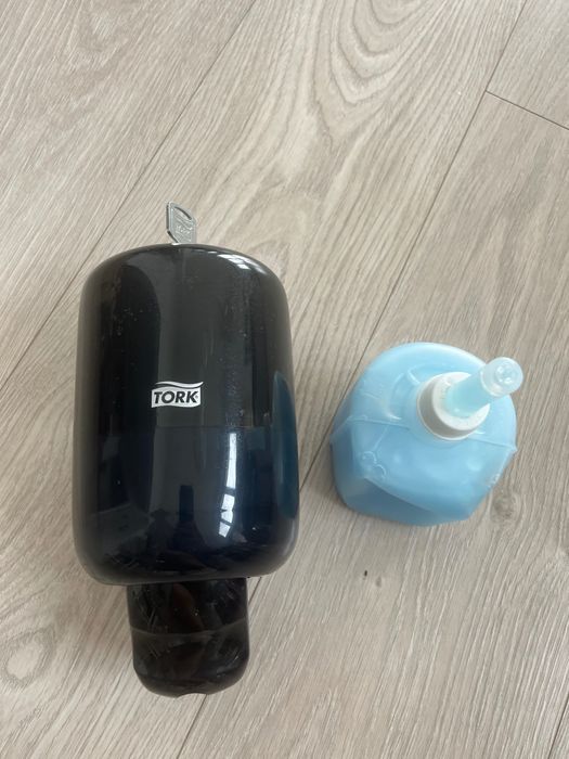 Tork S2 dozownik do mydła w płynie Czarny MINI gratis wkład mydło
