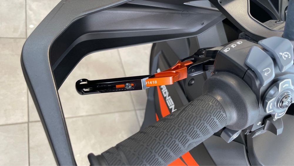 KTM 1290 de garagem semi-nova