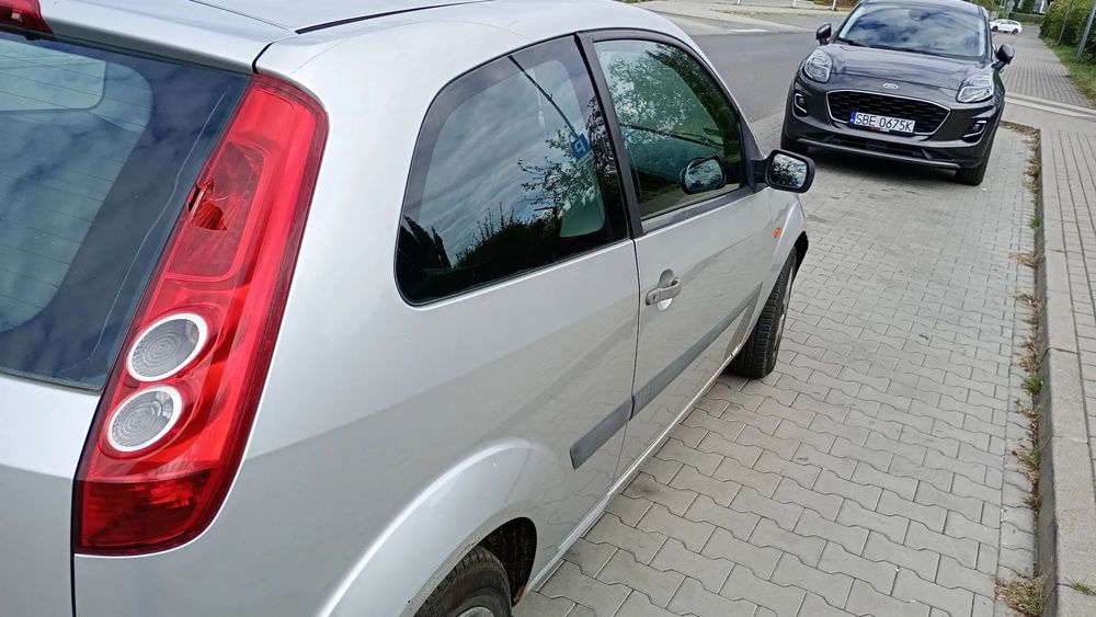 Ford Fiesta Mały przebieg.