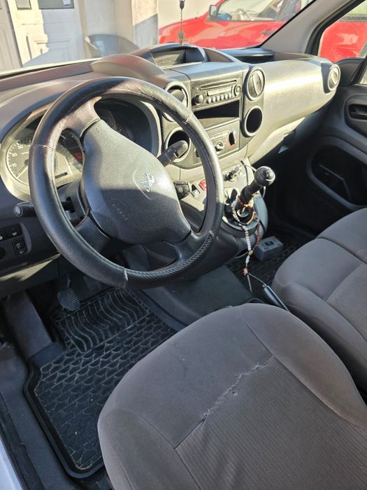 Peugeot Partner 3 Lugares 90cv impecável 2012/10 valor não negociável