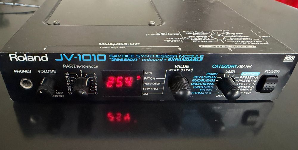 Roland JV1010 świetne brzmienie za niewielkie pieniądze