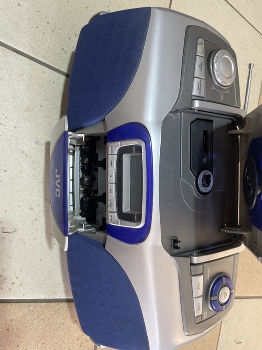 Radioodtwarzacz Sony lub JVC
