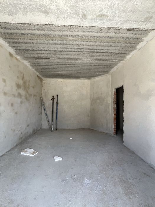 Продається готовий до ремонту таунхаус в Вовчинця