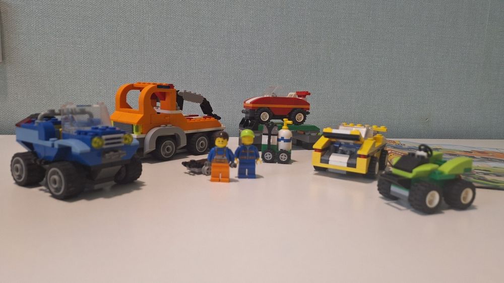 Lego 4625, Транспорт