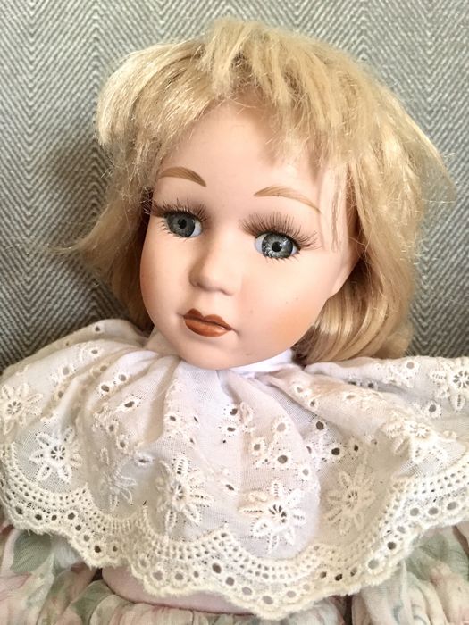 Boneca de Porcelana428503828247367681