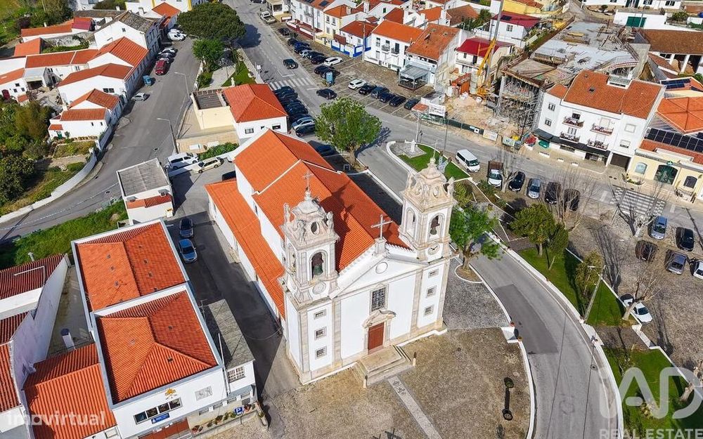 Terreno para construção em Azueira e Sobral da Abelheira de 301,00 m2