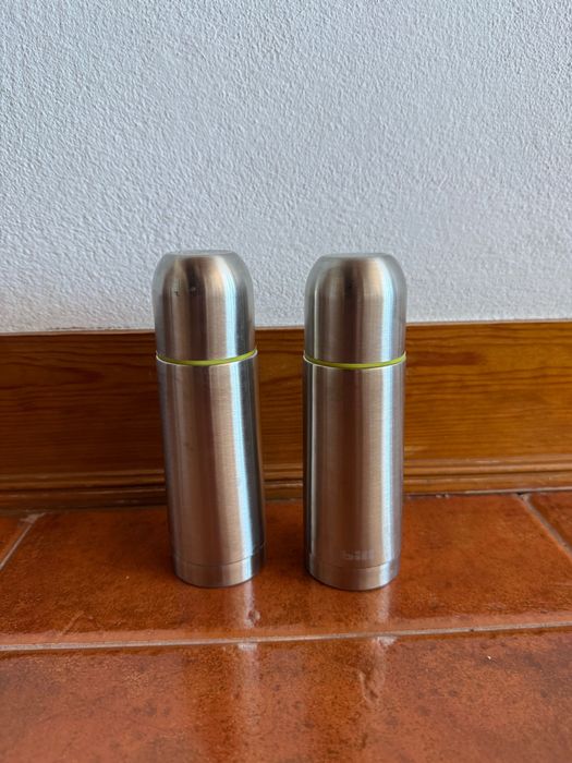 2 garrafas térmicas marca ibili 150ml para café ou cha em inox com copo – bom estado