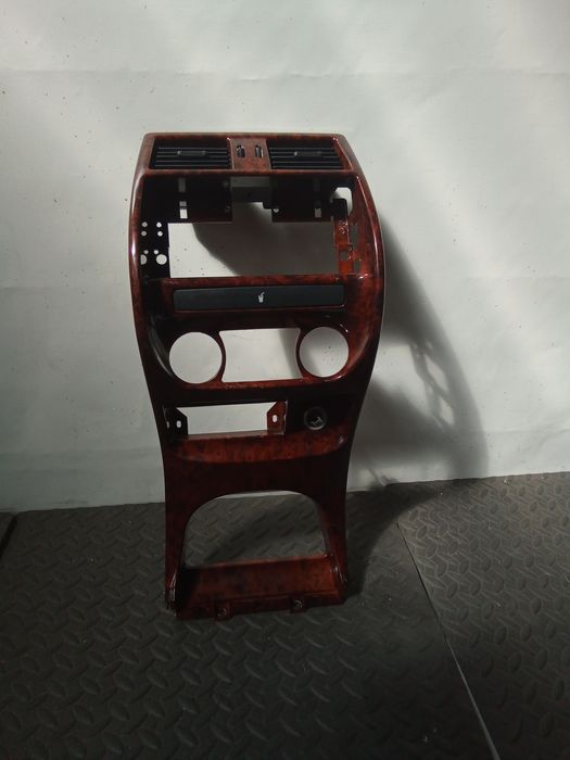 Consola central Nissan Terrano 2