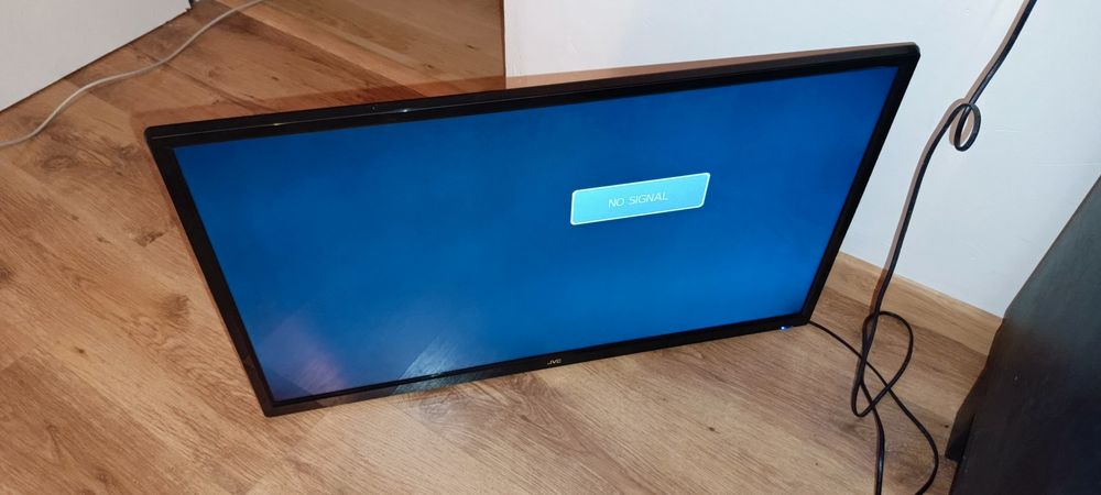 Telewizor JVC LT-32E33B(A) plus uchwyt