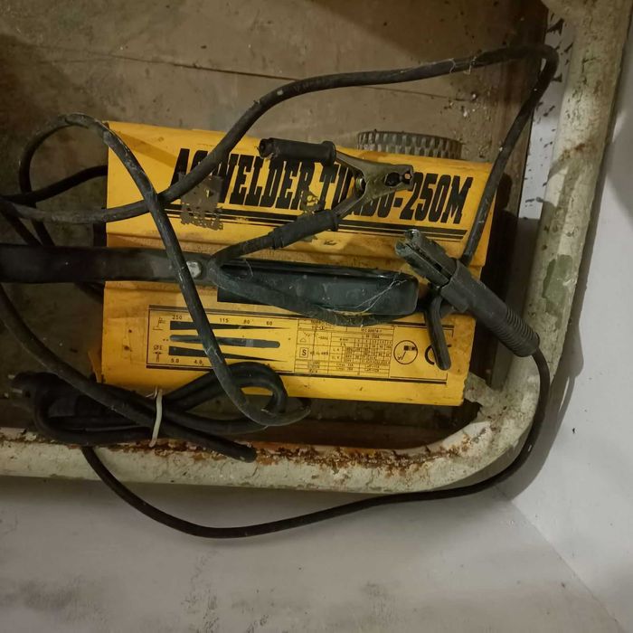 Зварювальний апарат ACWELDER TURBO -250 M