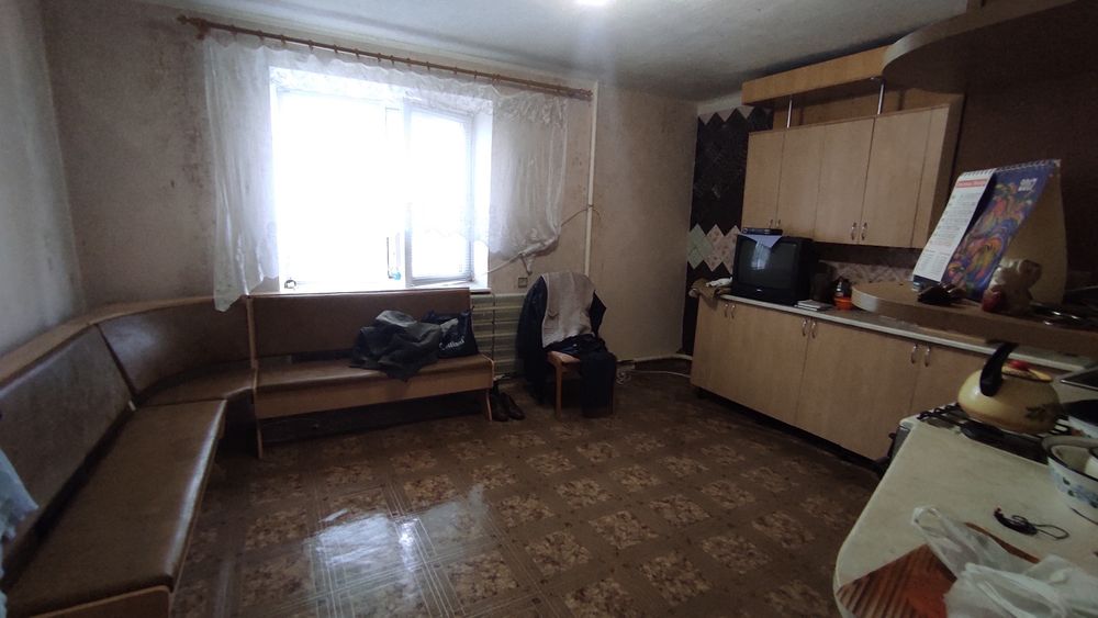 Добротный  большой дом Верхнеднепровс