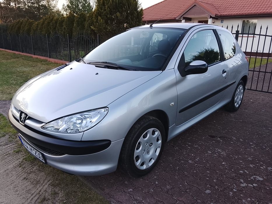 Peugeot 206 1.1 benzyna  5L/100 km, z Niemiec