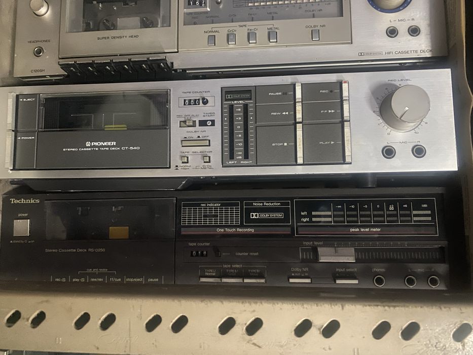 Lote de gravadores de cassetes e cassetes