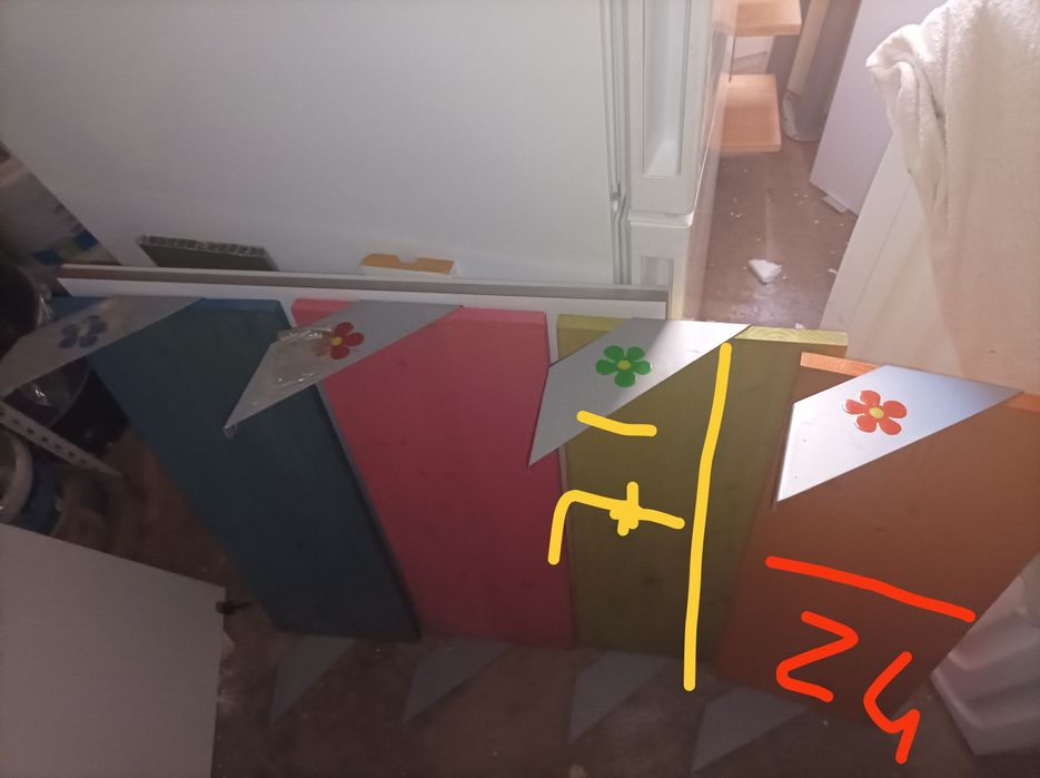 Prateleiras para quarto de menina