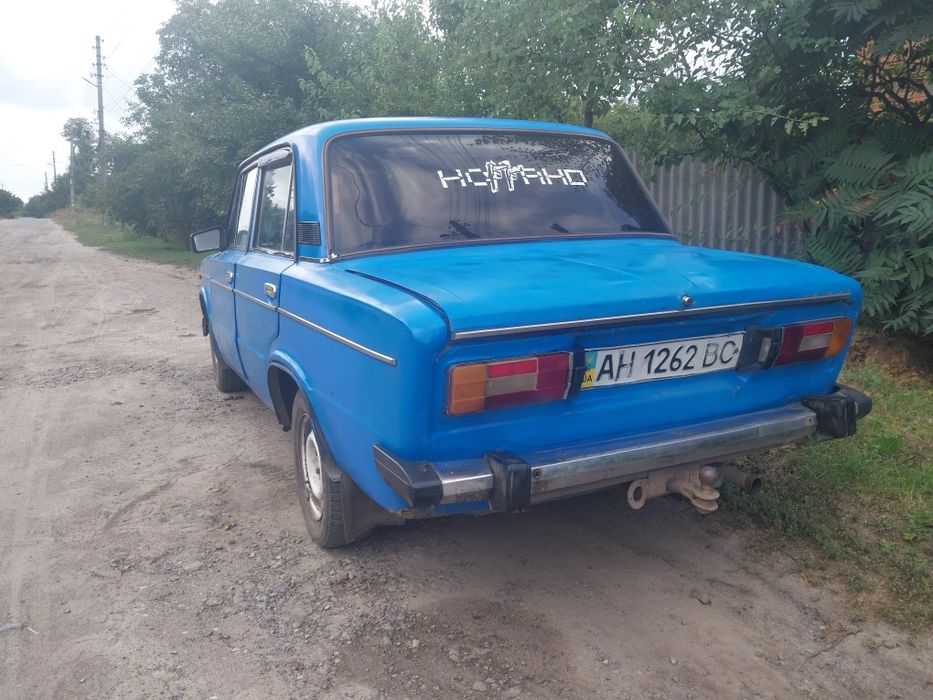 Машина жигулі шестірка з п'ятиступкою
