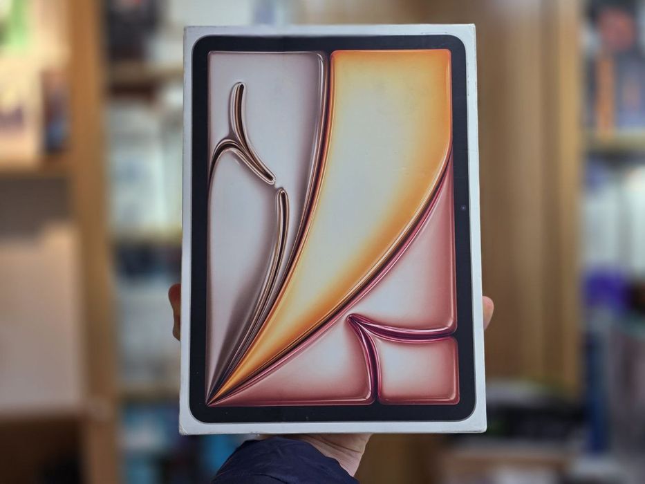 Планшет Apple iPad Air 11" M3 Wi-Fi + Cellular 128GB Starlight