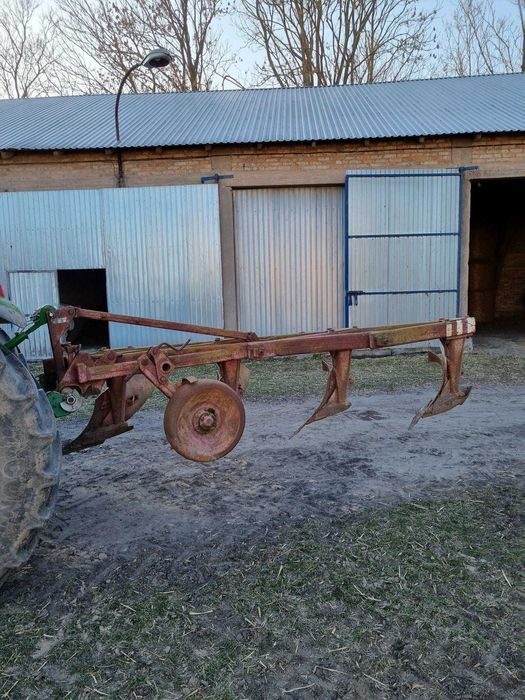 Pług zagonowy Unia 4 skibowy