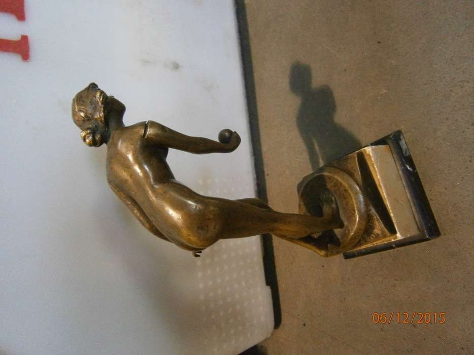 Figurka z brązu secesyjna