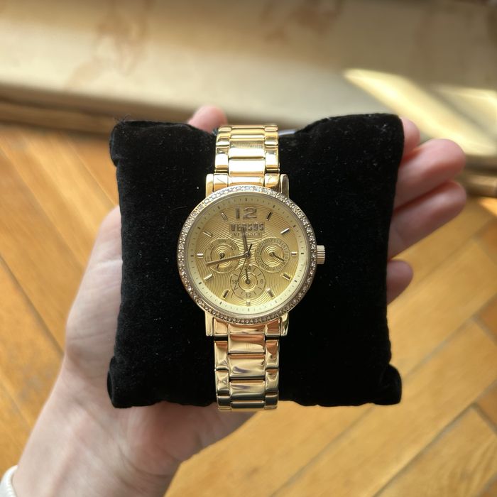 Nowy zegarek VERSACE versus